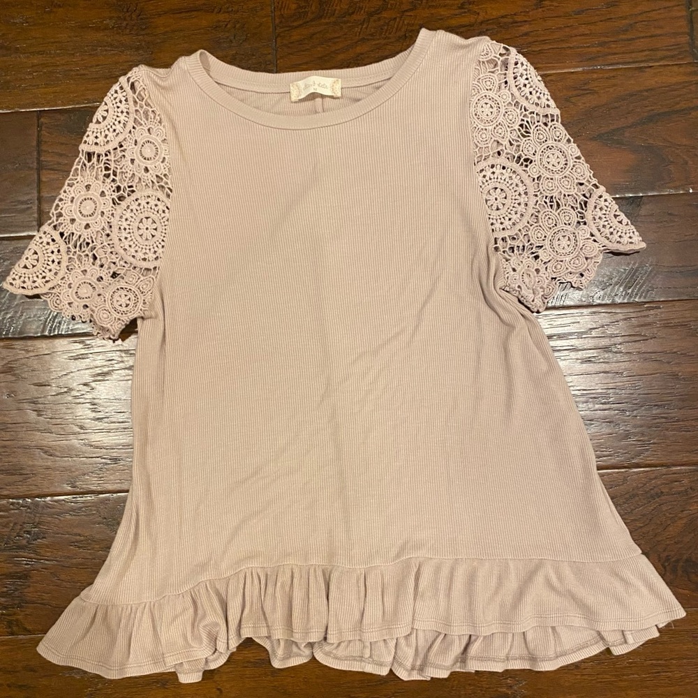 Altar’d state beige top